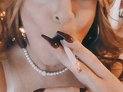 Wow I love to smoke sexy!!