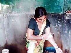 ????BENGALI BHABHI IN BATHROOM FULL VIRAL MMS (Cheating Wife Amateur Homemade Wife Real Homemade Tamil 18 Year Old Indian Uncensor