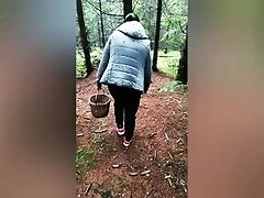 sex while walking in the woods